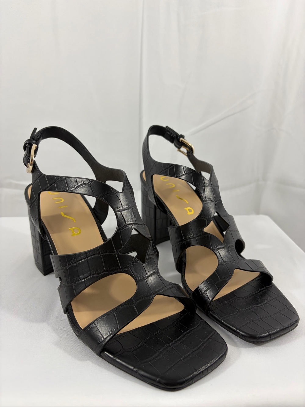 NWT Unisa Women’s Size 7.5 Black Croc-Embossed Block Heel Sandals